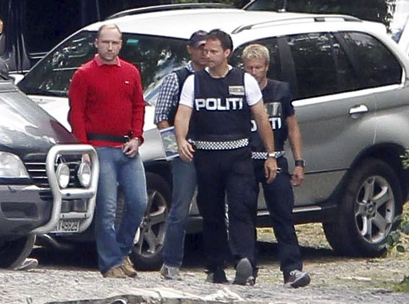 EVZ şi Capital au pătruns în sala unde va fi judecat "Monstrul din Norvegia"