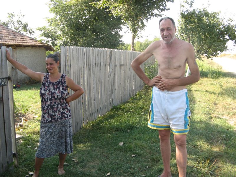 Harta sărăciei: la Drăceşti se aşteaptă un înger al asfaltului