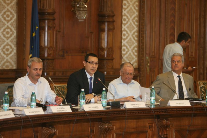 JOCURI DE PUTERE. Cu ajutorul lui Ion Iliescu, colegii l-ar debarca pe Liviu Dragnea