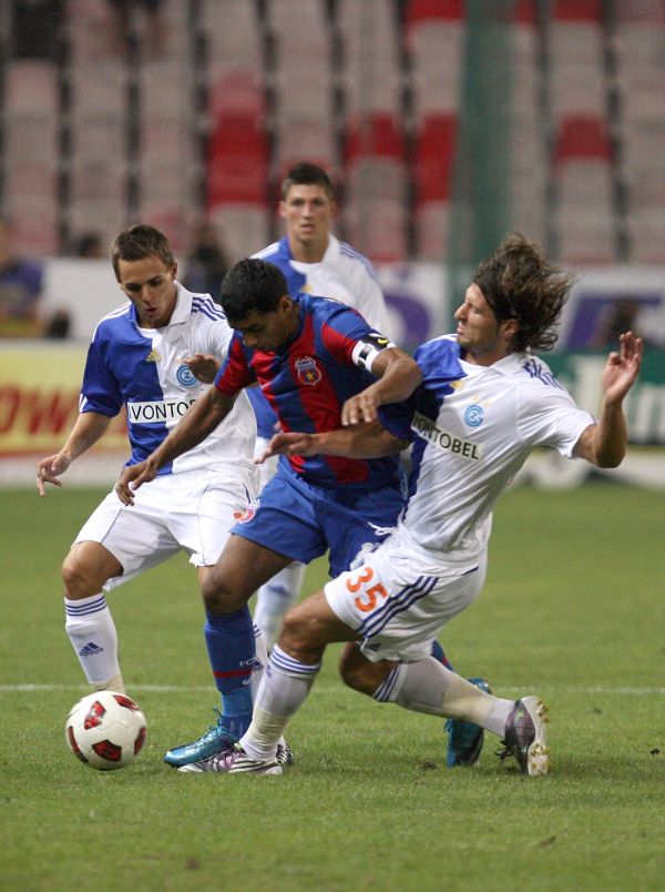 Liga I: Rapid şi CFR s-au anulat reciproc. Profită Dinamo şi Steaua?
