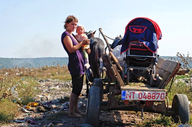 Mamă cu doi copii la doar 14 ani. Incursiune în lumea pe care nu o vedeţi la televizor