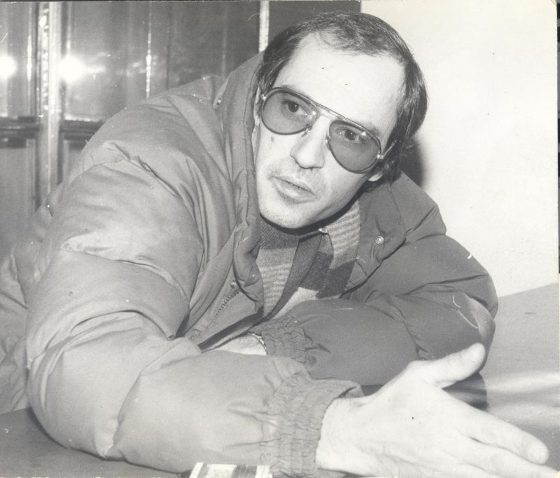 Nicu Ceauşescu: "Când îi cereţi să scrie materiale Â«pe linieÂ», nu mai are Â«probleme la dosarÂ»?"