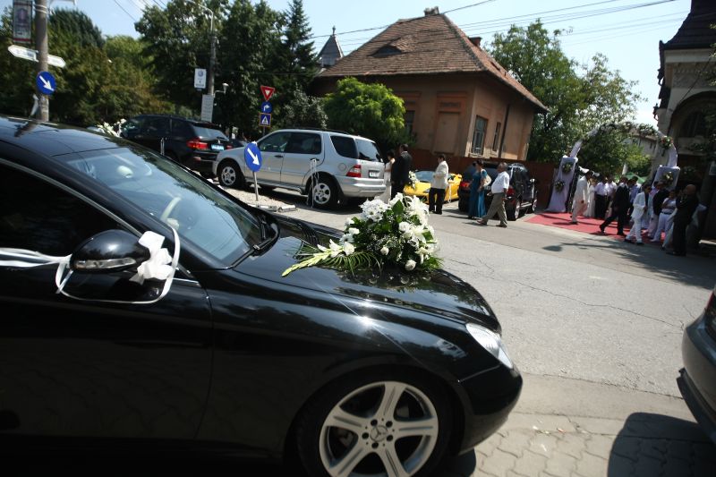 Nunta mileniului între două clanuri de ţigani. Mireasa are doar 14 ani