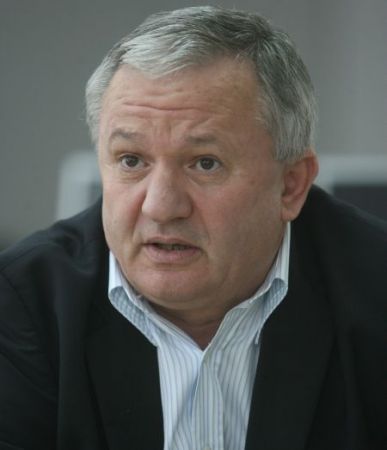 Porumboiu a luat foc: "Cupele CFR-ului sunt pline de mizerii! Nişte blatişti!"