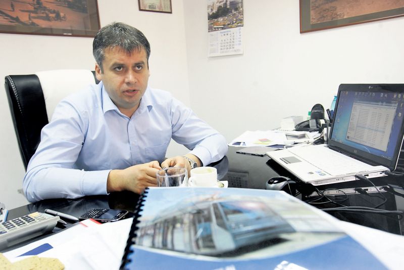 RATB a fost furat şi de angajaţi, şi de călători