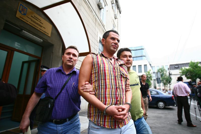 Senzaţional: "Clarvăzătorul" Pârv, acuzat că a violat o studentă în cadrul unei şedinţe de spiritism