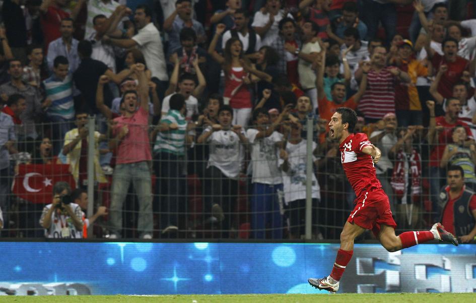 Victorii pentru Franţa şi Bosnia. Balamuc în Turcia. Măcel în Olanda! Rezultate preliminarii EURO 2012