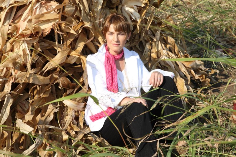 Agricultura sufocată de mentalităţi şi de pile