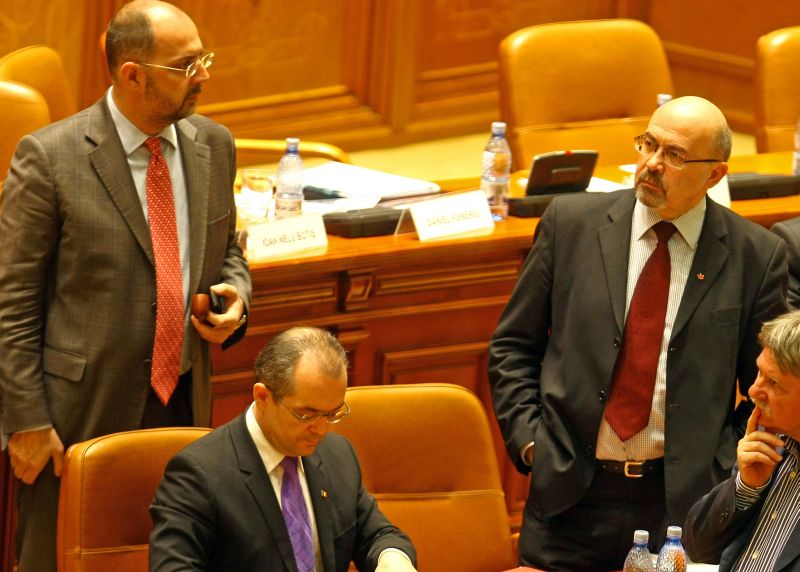 "Castrarea" ANI, strategia UDMR de a forţa mâna PDL