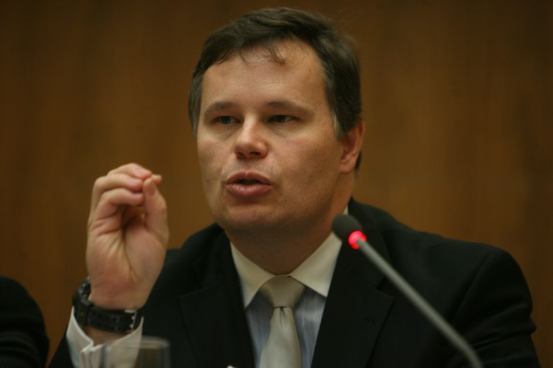 Franks: România nu trebuie să fie următoarea ţară penalizată de pieţe. VEZI ce are de făcut