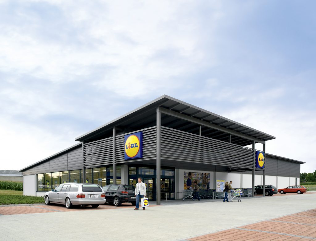Germanii de la Lidl se extind: 11 magazine construite de la zero se deschid luni