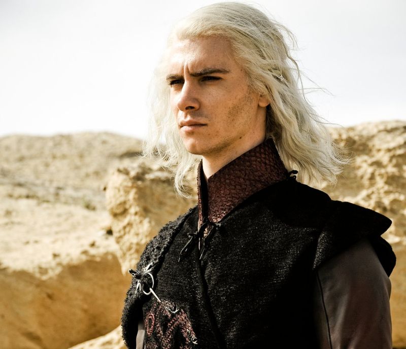 Harry Lloyd: "Nu ştiam multe despre comunism"