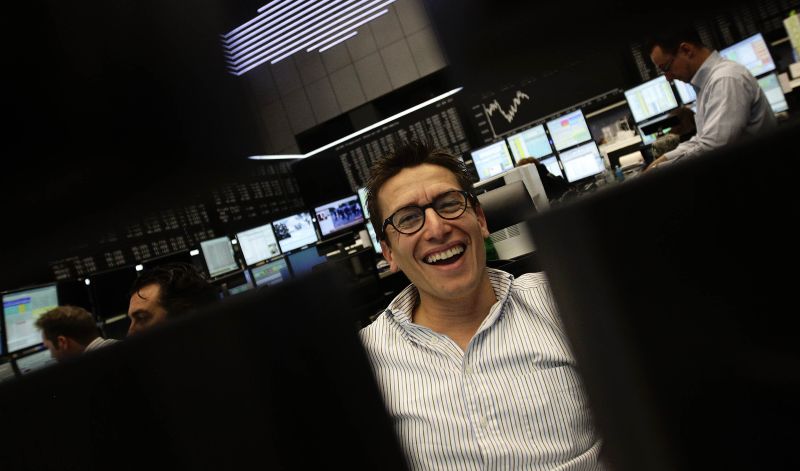 OPTIMISMUL investitorilor saltă bursele. Aurul scade