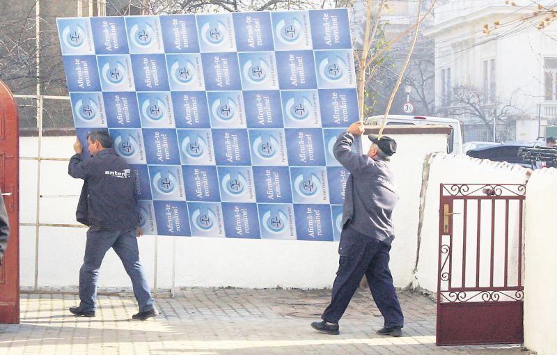 Presiuni în PC: lui Felix îi fuge partidul de sub picioare