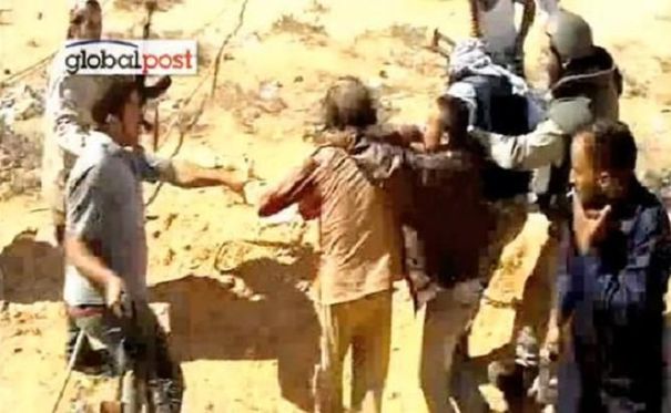 Rezultatele autopsiei: Gaddafi a fost împuşcat în cap | VIDEO