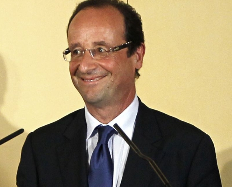 Socialiştii francezi îl aleg astăzi pe viitorul contracandidat al lui Nicolas Sarkozy