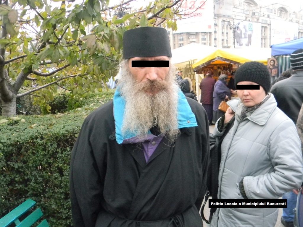Un fals călugăr a prevestit sfârşitul lumii cu pumnalele sub sutană