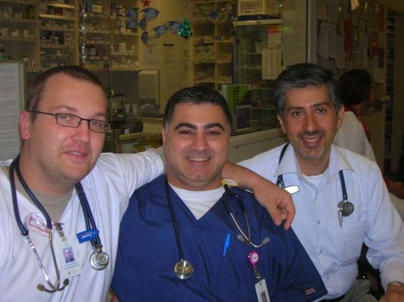 Cei 10.000 de medici emigraţi vă salută de peste mări şi ţări
