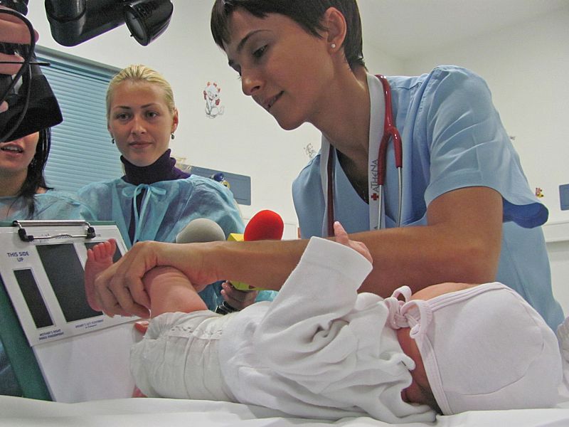 Două picioruşe mici în calea uitării