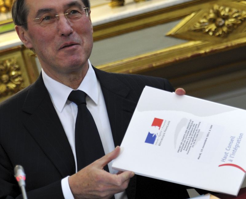 Franţa acceptă prea mulţi străini, consideră ministrul de Interne