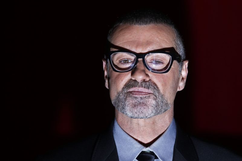 George Michael se luptă cu moartea dintr-un pat de 100.000 de lire. Scrie AICI mesajul de încurajare | VIDEO