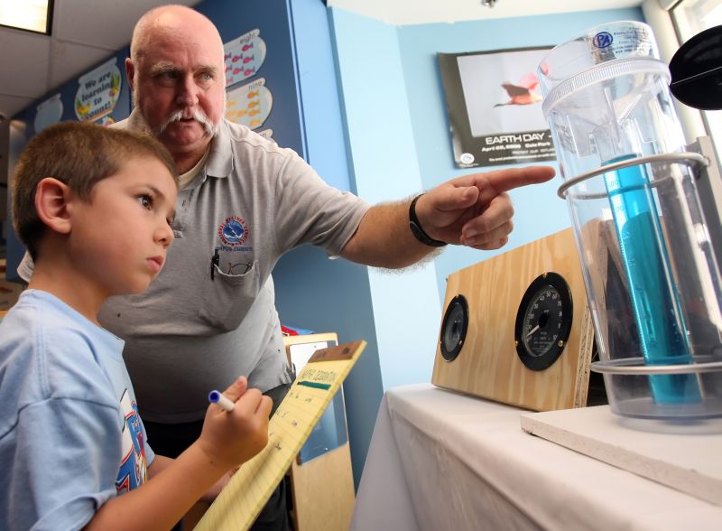 Ghidul care învaţă profesorii să predea fără a plictisi elevii