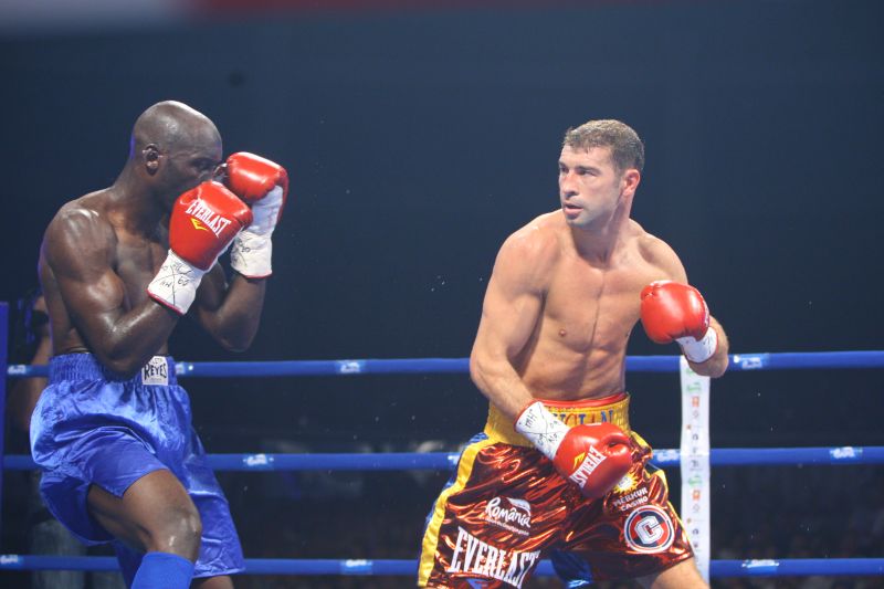 Lucian Bute îşi apără titlul mondial la noapte | VIDEO