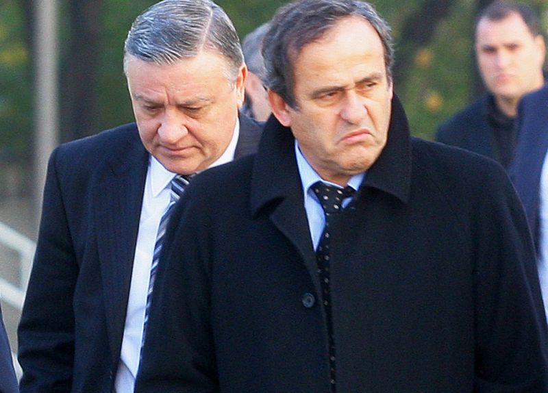 Lui Sandu îi pute printre "căcăcioşii" de la UEFA