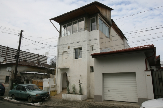 Mafia imobiliară vrea să ia cu japca Dămăroaia