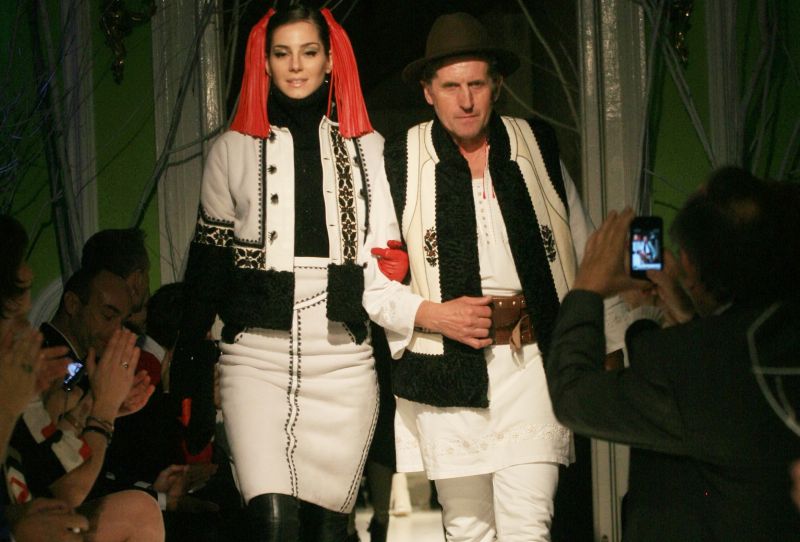 Modă din Franţa cu iz românesc