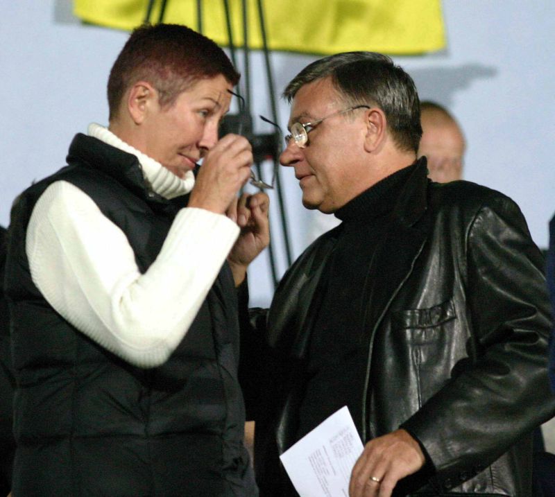 Potlogăriile familiei Sandu: Mircea a trişat, Lisa l-a urmat!