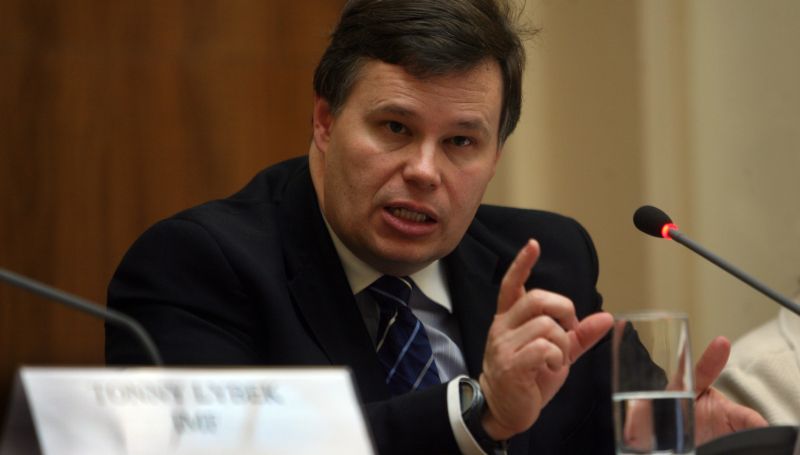 Premierul Boc: "Pregătim un buget de vreme rea". Jeffrey Franks, FMI: "Actualul context economic este unul de furtună"