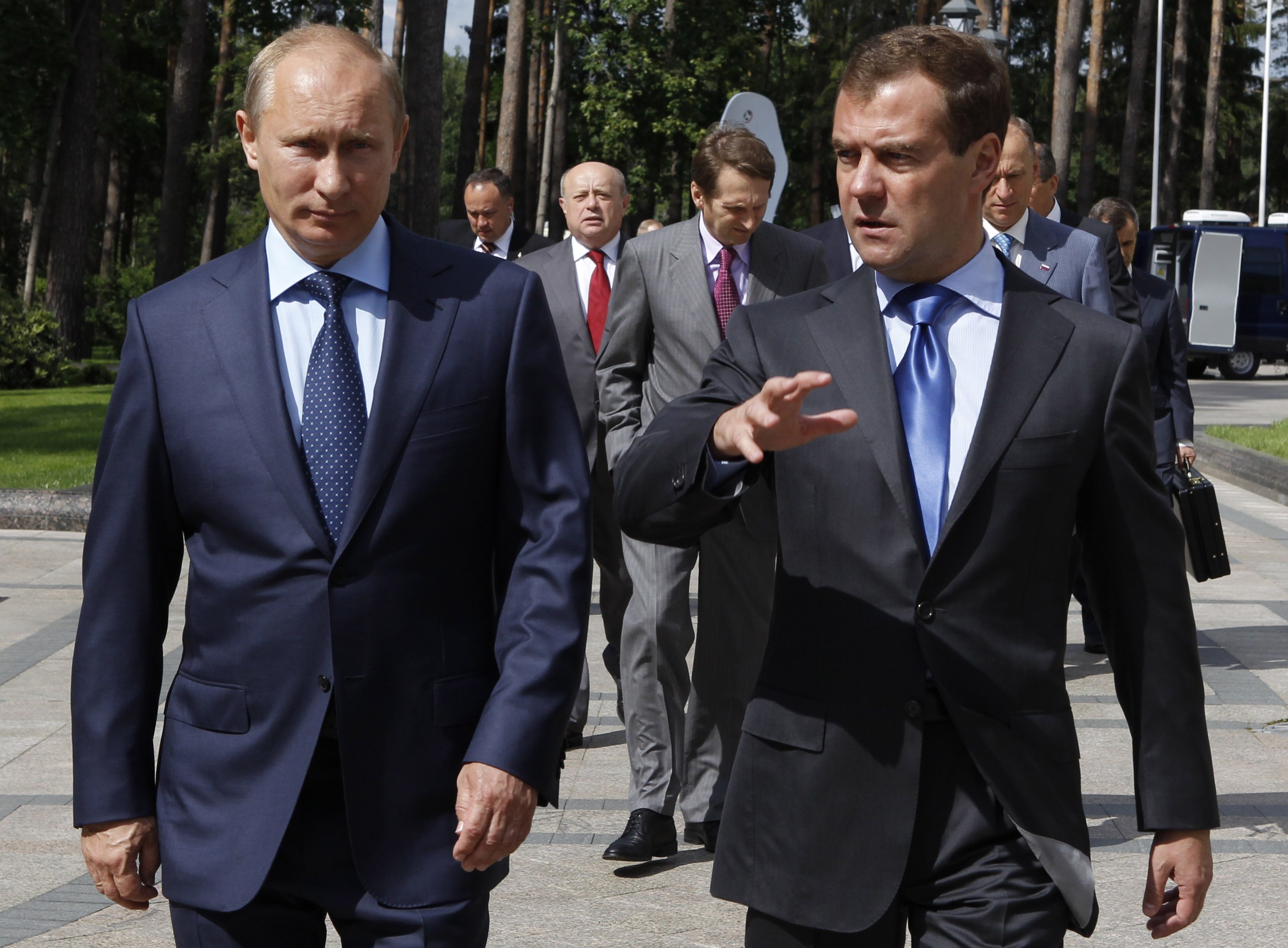 Дмитрий Медведев и Владимир Путин фото