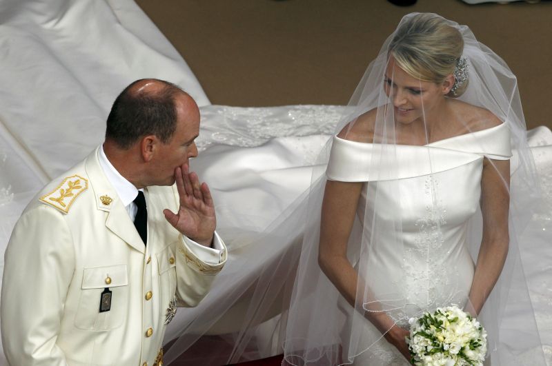 Bijuterii în onoarea Prinţesei Charlene de Monaco