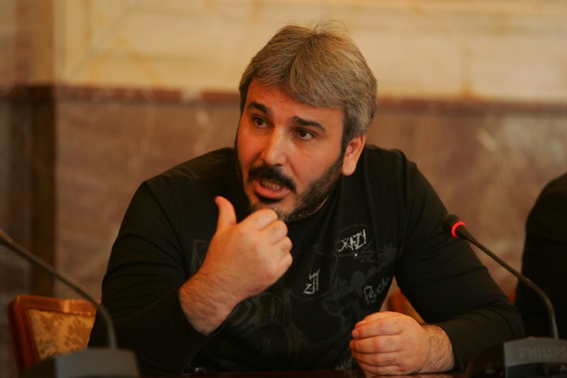 Din ce trăiesc Cămătarii. Partea a II-a. Poliţistul corupt şi respectul faţă de interlopi