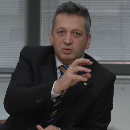 Fenechiu, în vizorul DNA şi...al PNL. Antonescu: Am avut vreo trei miniştri care şi-au dat demisia doar în urma unor acuzaţii