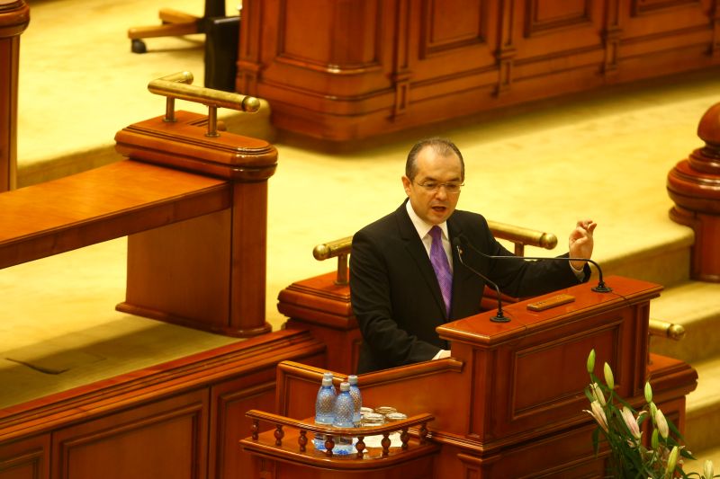 Guvernul şi-a asumat în Parlament răspunderea pe promovarea judecătorilor la ÎCCJ