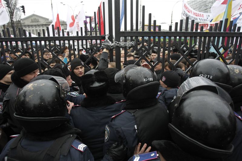 Iulia Timoşenko, vizitată la închisoare de comisarul pentru extinderea UE, Stefan Fuele