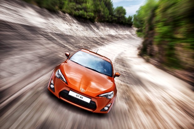 Lupta de clasă: Toyota a lansat un model sport care se va "bate" cu un coupe Porsche