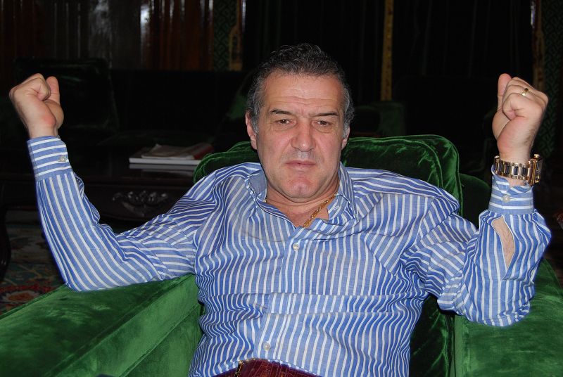 Nebunie şi la Astra - CFR. Gigi Becali: Haţegan e un "nenorocit, o mare jogodie"