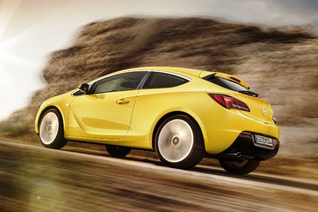 Noul Opel Astra GTC, mai accesibil decât rivalul Volkswagen Scirocco