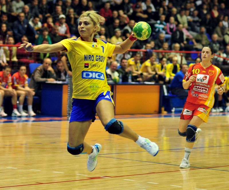 Nu mai avem echipă nici la handbal feminin. Româncele au fost jalnice cu Franţa