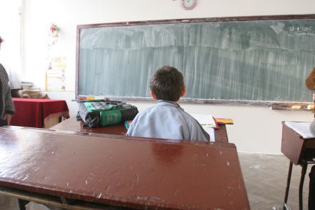 Profesoară din Constanţa, bătută de părinţii unei eleve în timpul orei de curs
