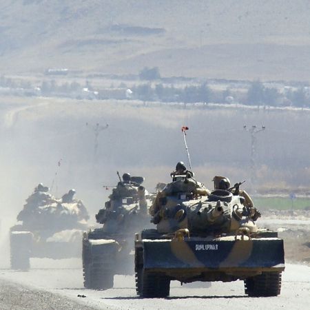 "Promoţie" timp de şase luni în Turcia: plăteşti 12.000 de euro şi scapi de armată