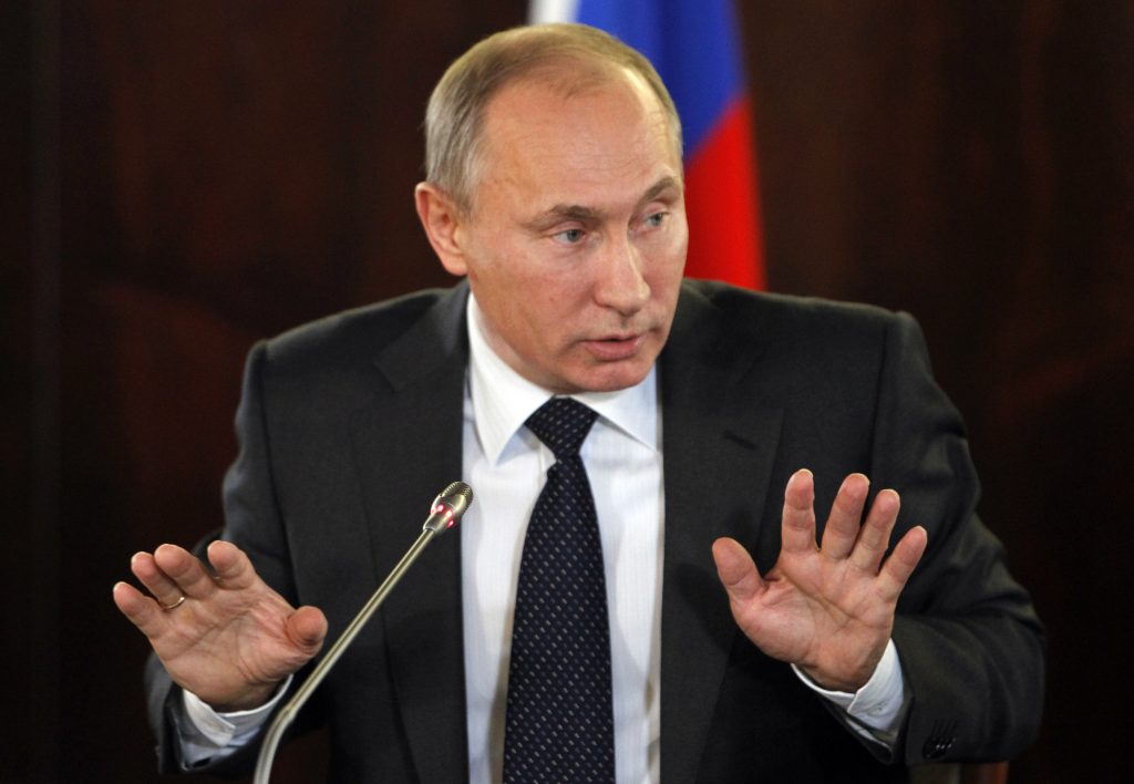 Putin o acuză pe Hillary Clinton că a incitat la proteste. "Ea a dat tonul pentru activiştii din Rusia"