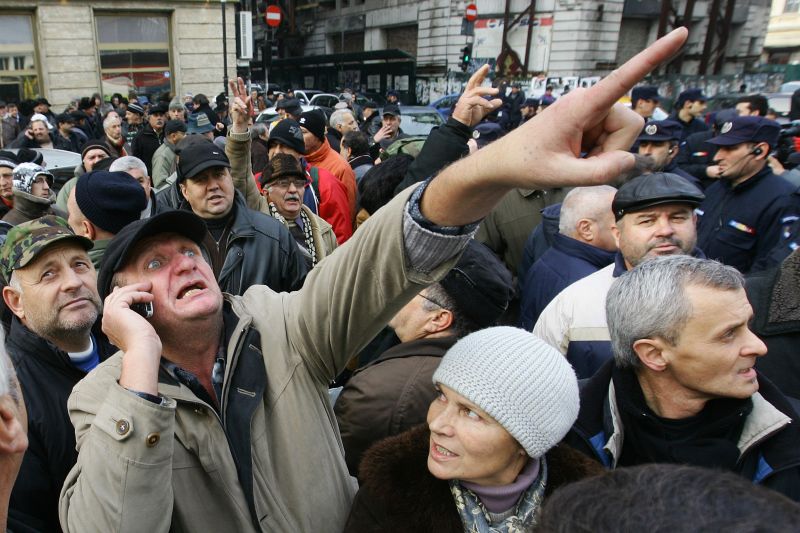 "Revoluţia" din Piaţa Universităţii a fost înăbuşită de doamna Mariana