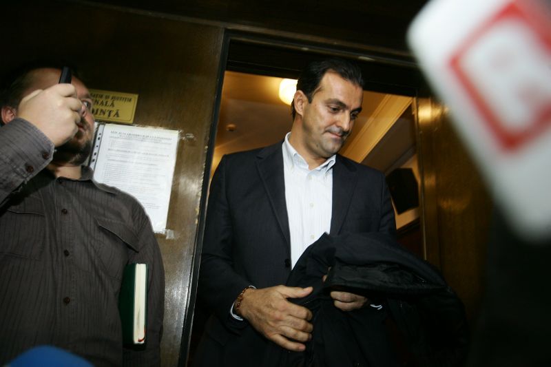 Sorin Apostu aplica metodele mafiei siciliene pentru a încasa lunar "taxele de protecţie". Noi aventuri din cel mai răsunător caz de corupţie