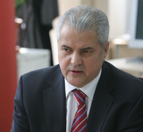 Adrian Năstase a fost condamnat la doi ani de închisoare cu executare, în dosarul "Trofeul Calității"
