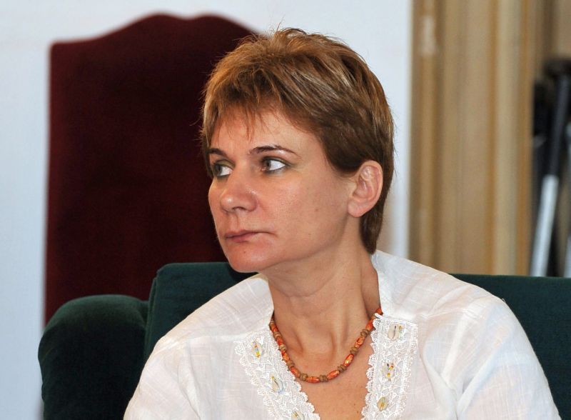Andreea Pora: "Îl las pe Dinescu să mestece la fasole cu Vanghelie"