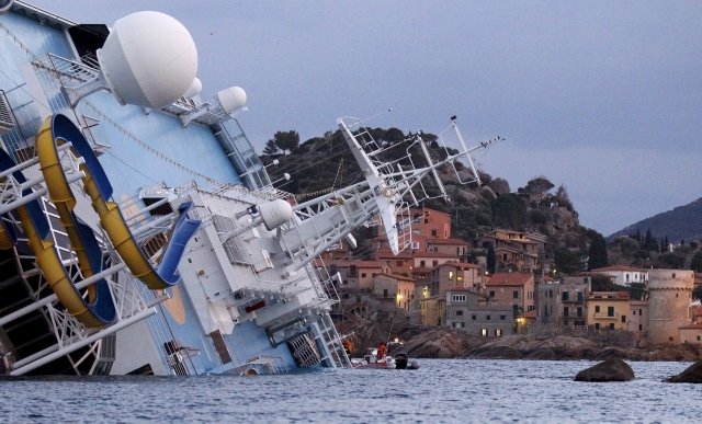 Căpitănia portului Livorno către comandantul fugar de pe Concordia: "Acum vreți să vă întoarceți acasă?"